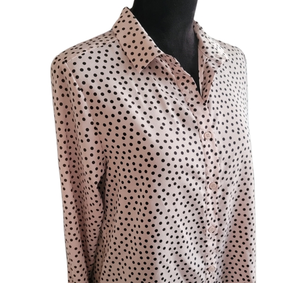 Bar III Front Row Tan Polka Dot Button Down Shirt Size Small - Picture 3 of 6